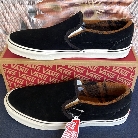 Vans WMNS Classic Slip-On
(Sherpa)Black/Marshmallow
IN0A7VCFABI
Sneakers - Picture 2 of 16